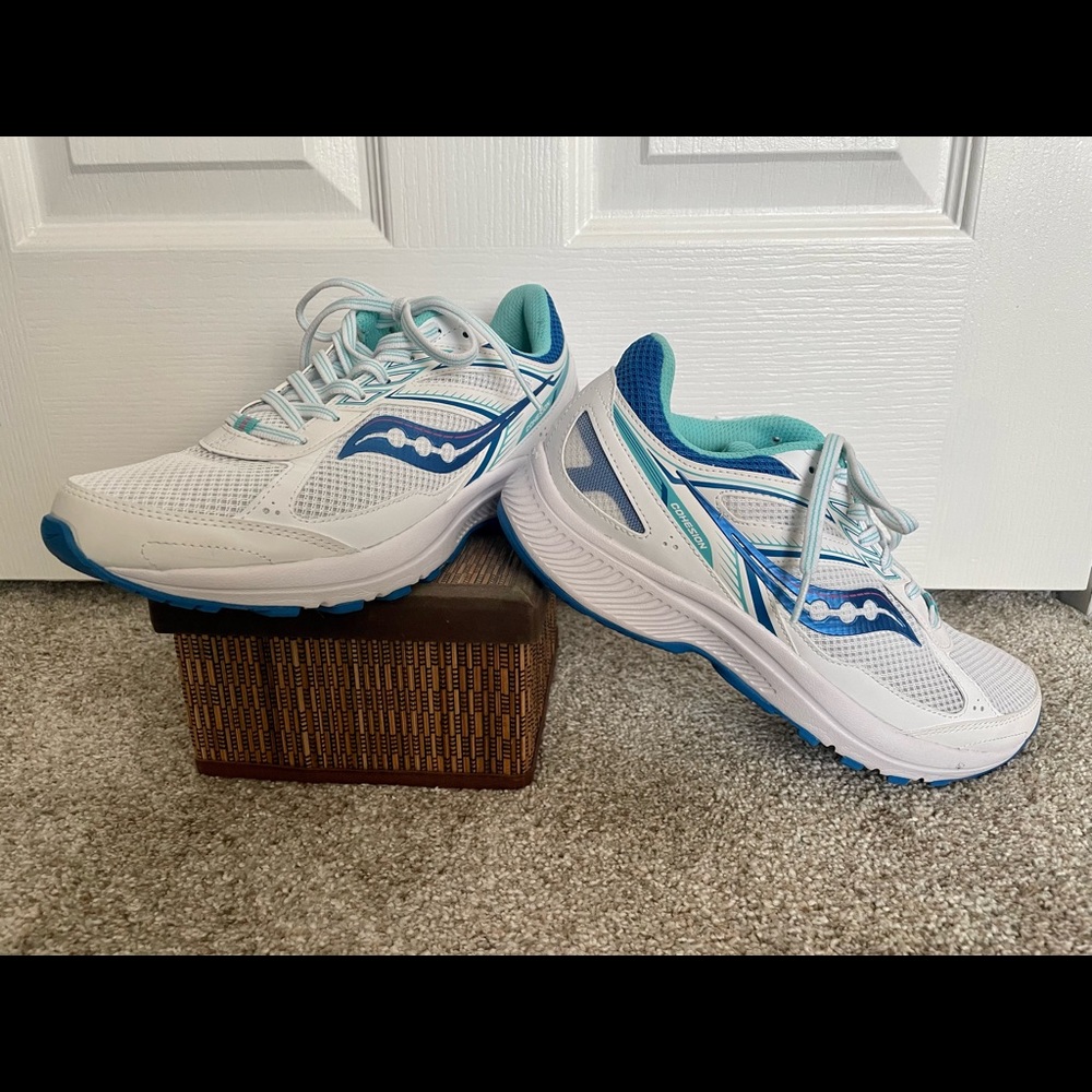 Saucony Cohesion Running Shoes. size 8.5